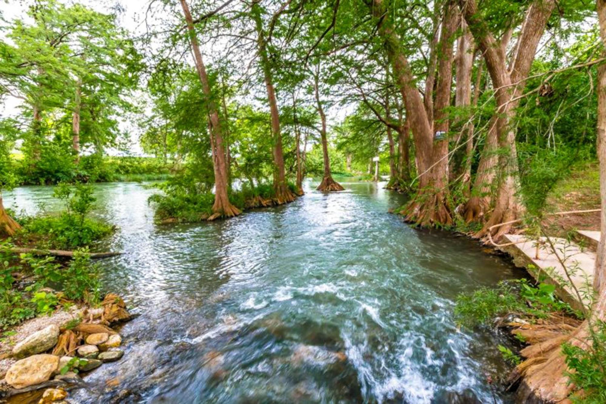 Water Wheel Resort Condo Resort Нью Браунфелс Экстерьер фото