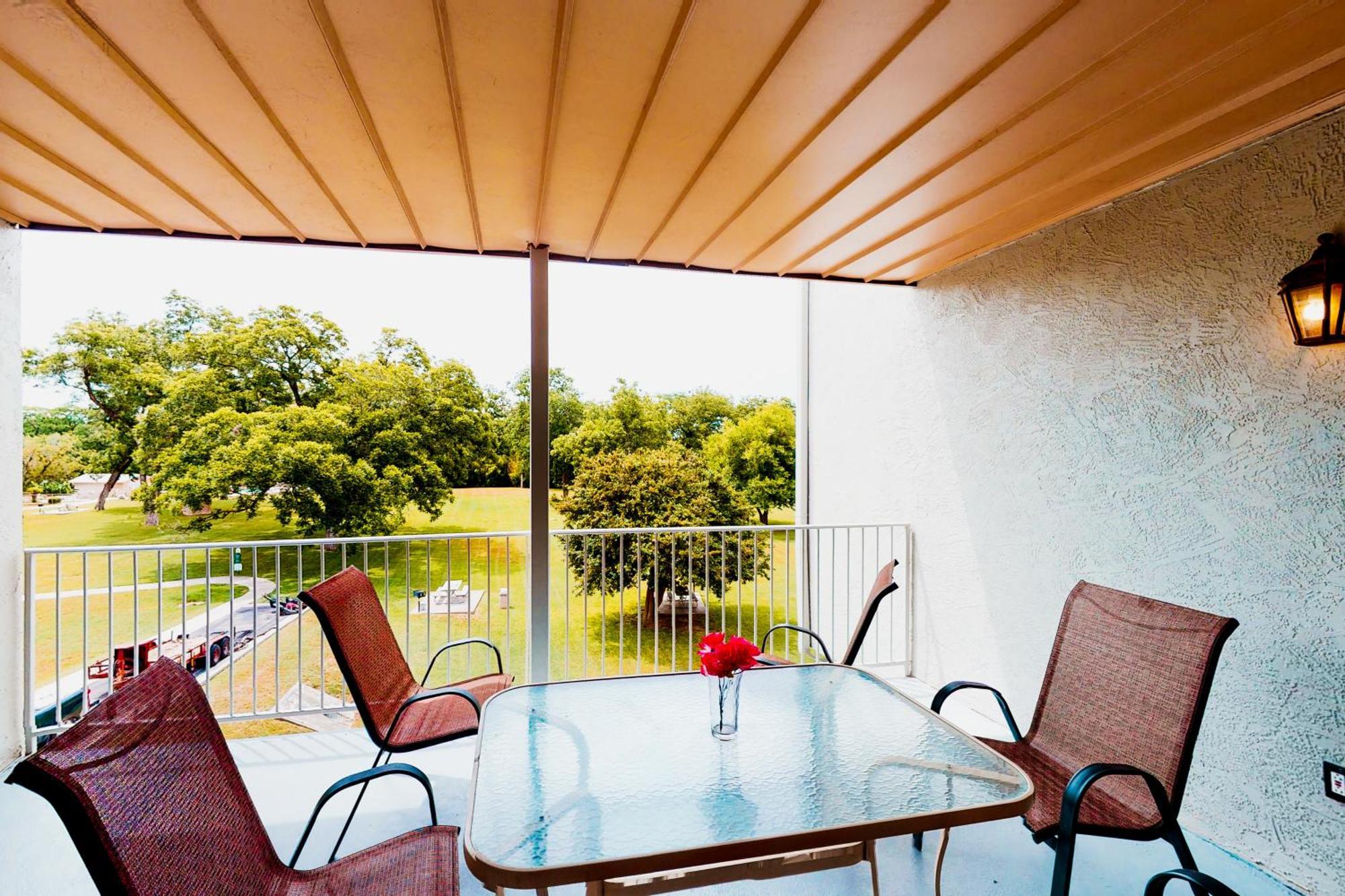 Water Wheel Resort Condo Resort Нью Браунфелс Номер фото